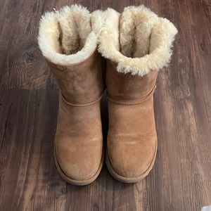 Chestnut Bailey Bow Uggs